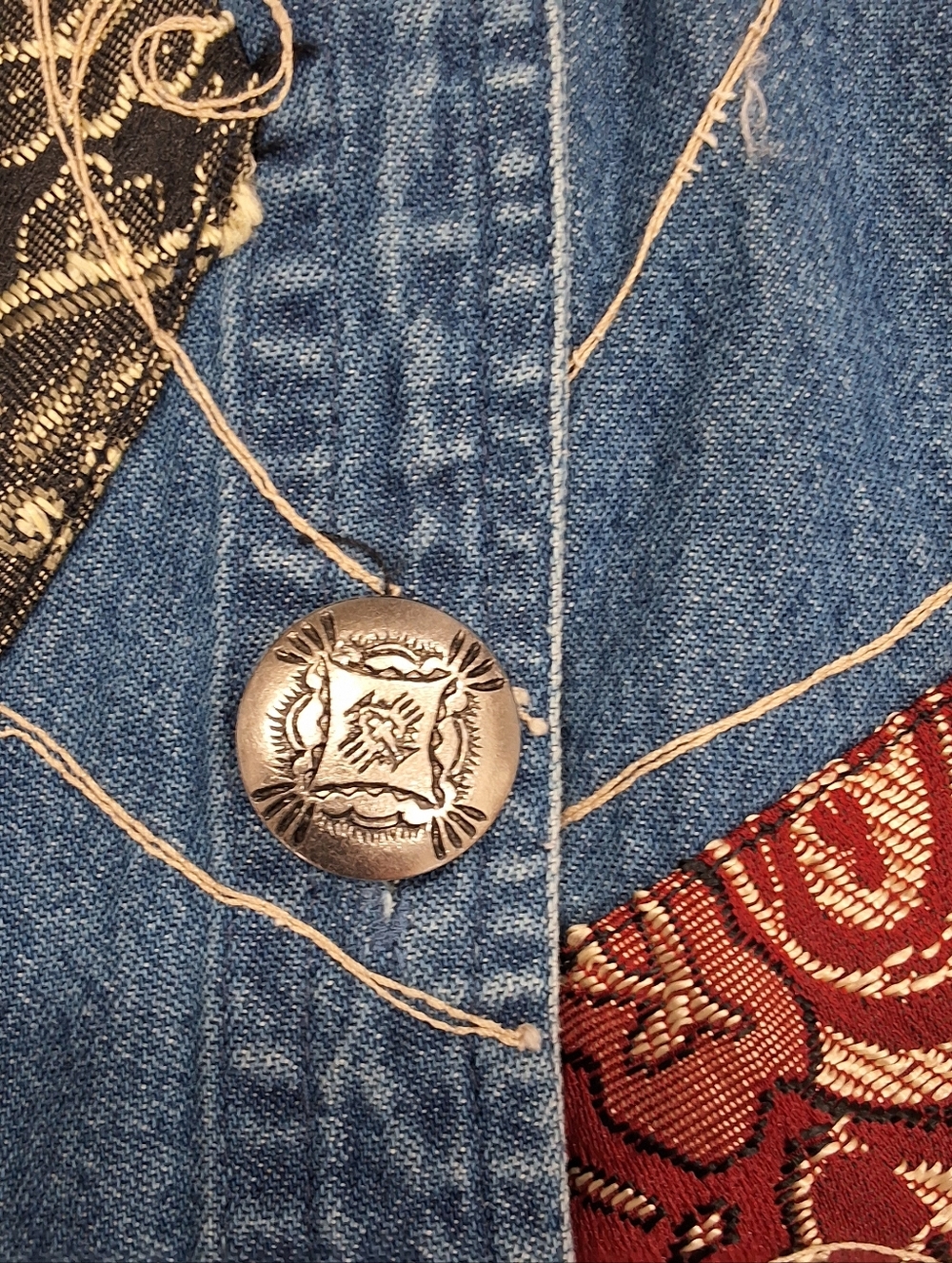 Sara Studio~Womens VTG Patchwork Embroidery Denim Jean Chore Jacket~Barn Coat~2X - Picture 4 of 10